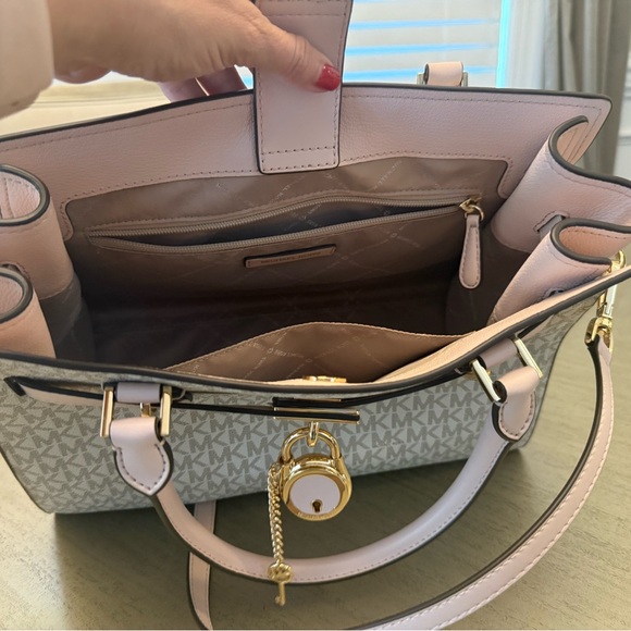 SOLD Michael Kors Hamilton Medium Logo Satchel SOLD - Picture 6 of 6